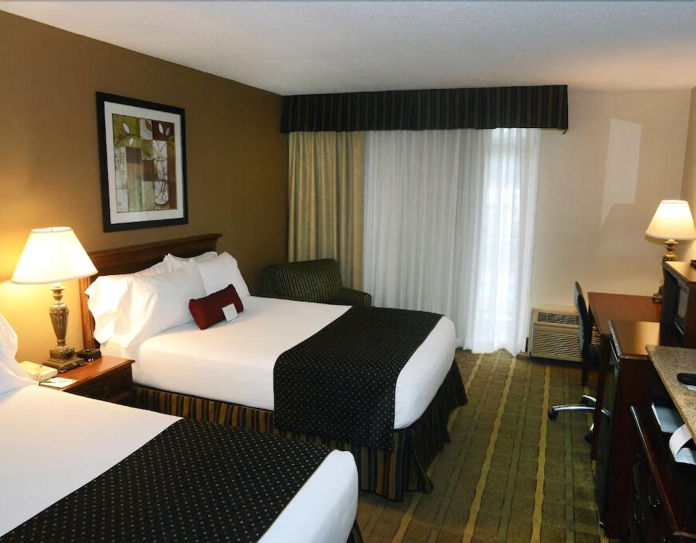 Wyndham Garden Warsaw Hotel Bagian luar foto