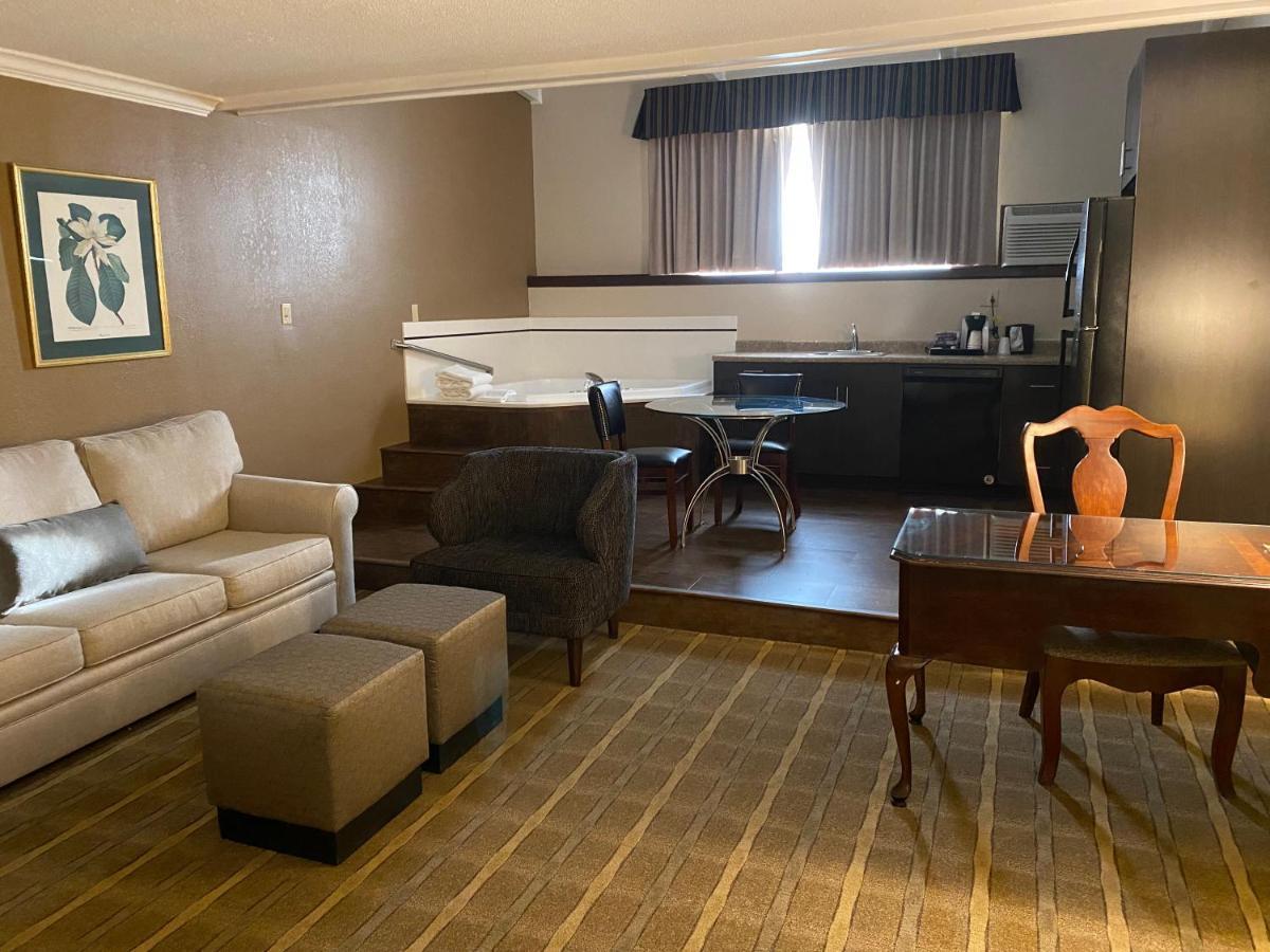 Wyndham Garden Warsaw Hotel Bagian luar foto