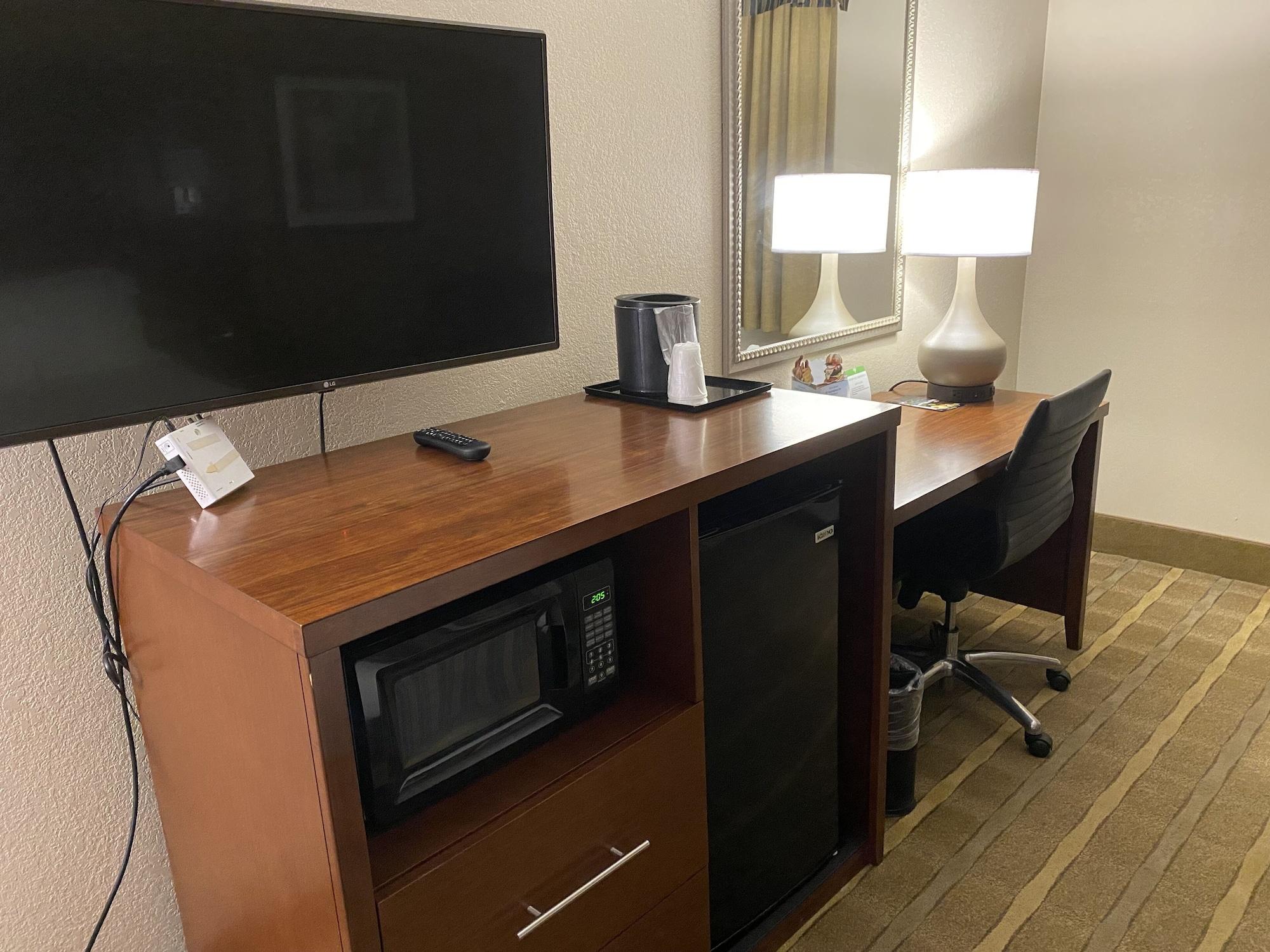 Wyndham Garden Warsaw Hotel Bagian luar foto