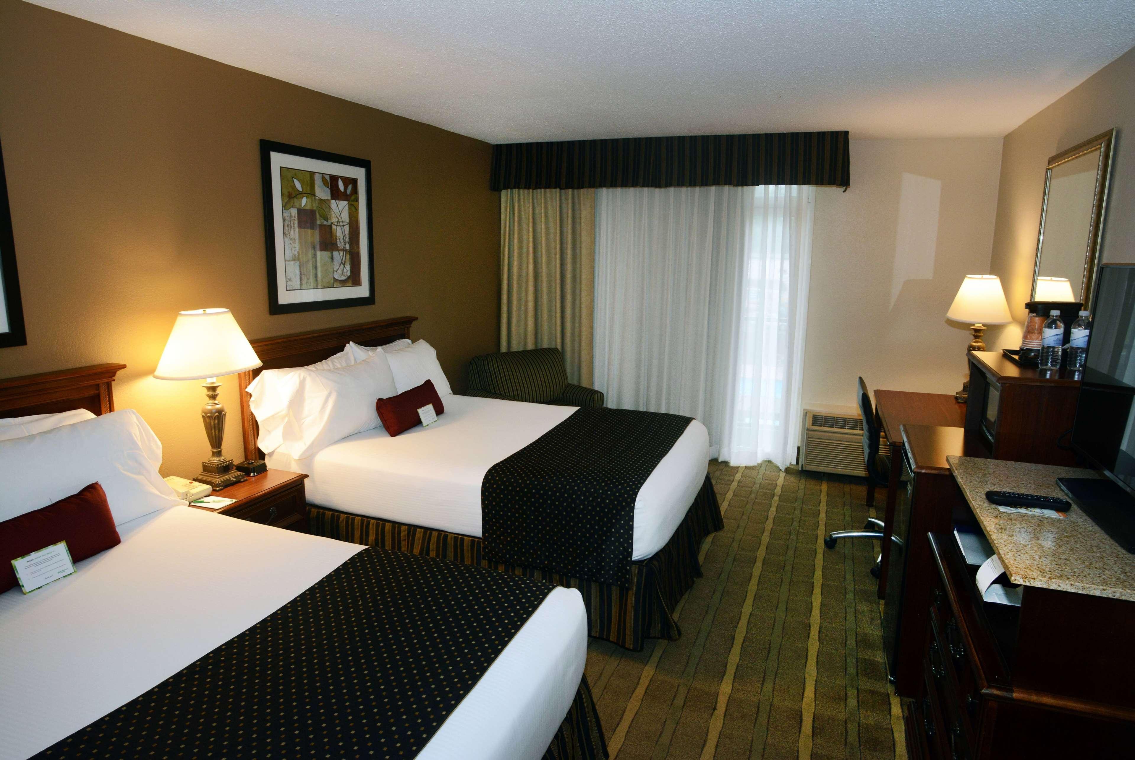 Wyndham Garden Warsaw Hotel Bagian luar foto