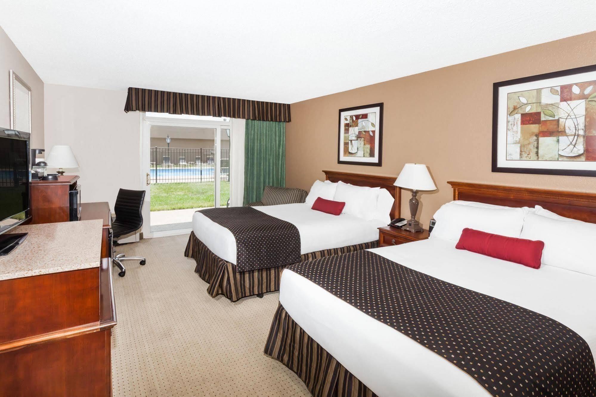 Wyndham Garden Warsaw Hotel Bagian luar foto
